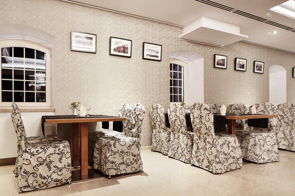 Hotel Miodowy Mlyn Opatow  Luaran gambar